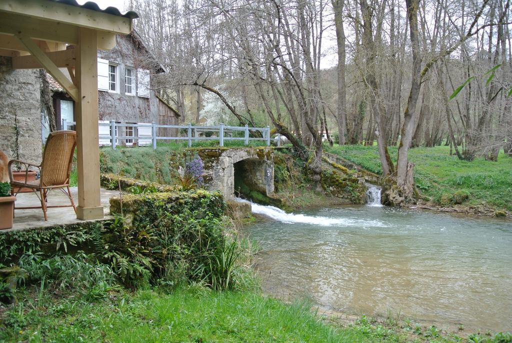 Moulin De Repassat Etape Voie Verte Bazens Exteriör bild